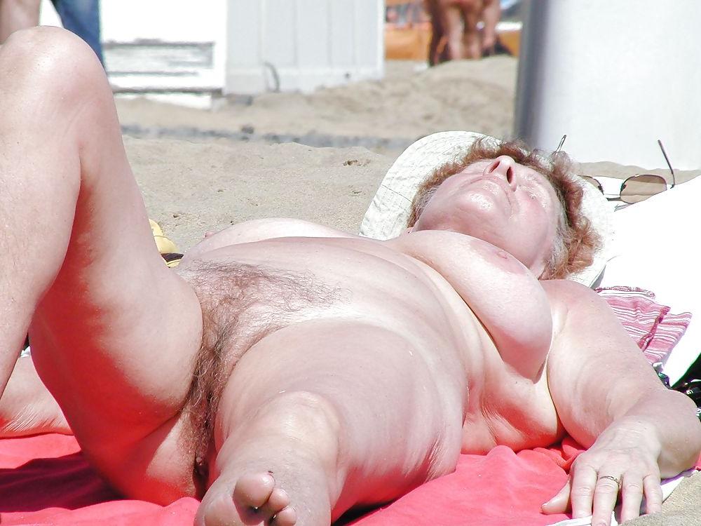 25P Mature,granny nudist
