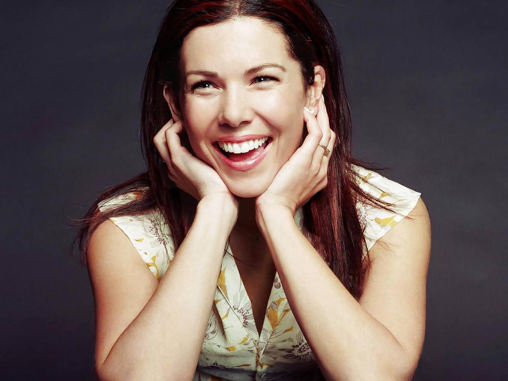 20P Lauren Graham-Non-Nude