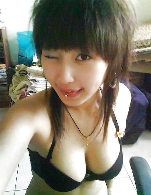 25P ASIAN SELF SHOT