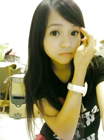 25P ASIAN SELF SHOT