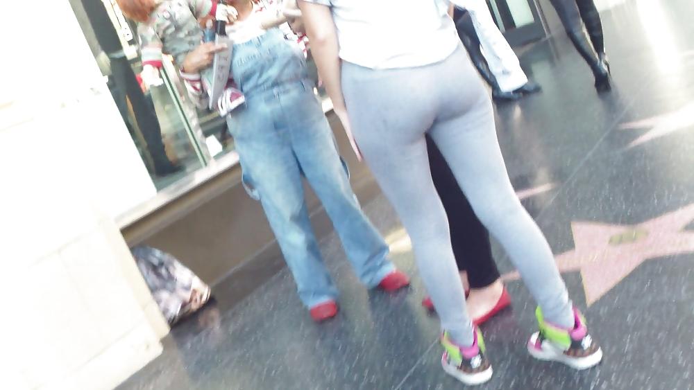 25P Spandex teen butt & ass crack in public