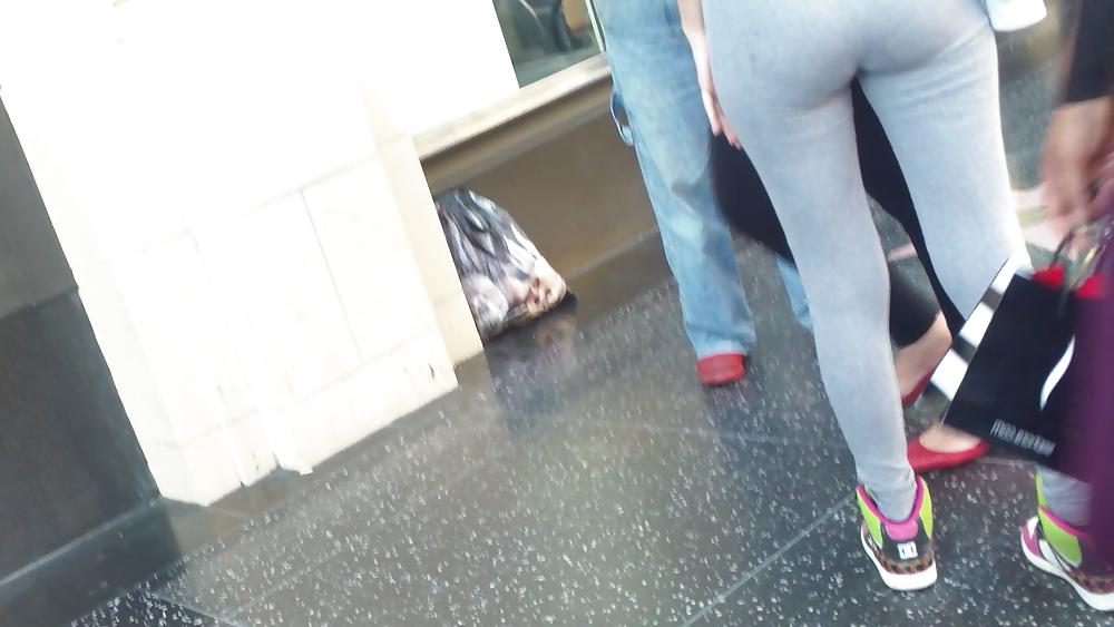 25P Spandex teen butt & ass crack in public