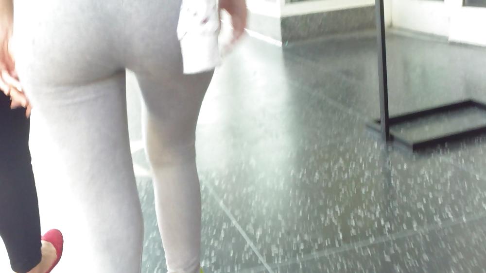 25P Spandex teen butt & ass crack in public