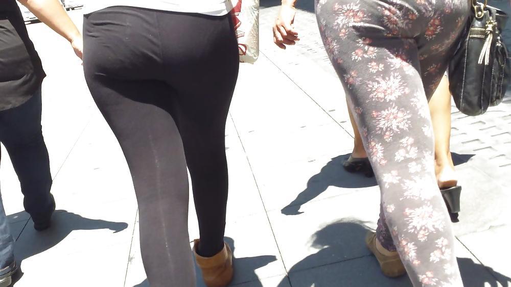 25P Spandex teen butt & ass crack in public