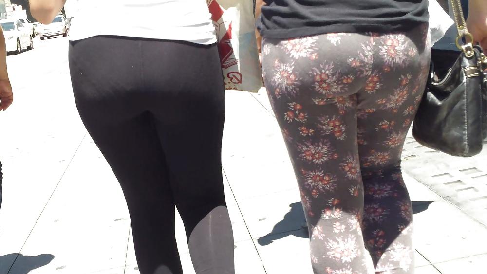 25P Spandex teen butt & ass crack in public