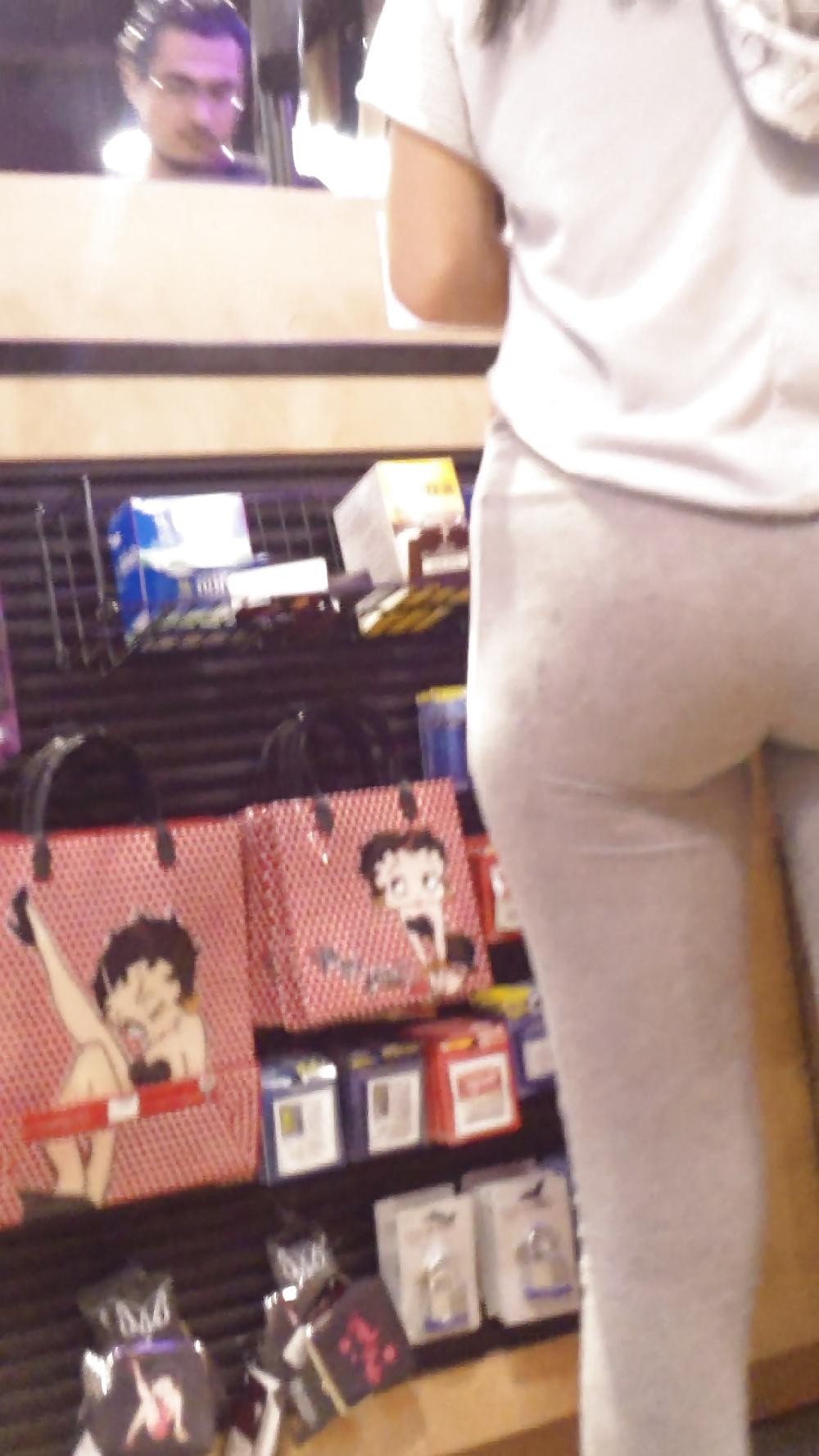 25P Spandex teen butt & ass crack in public