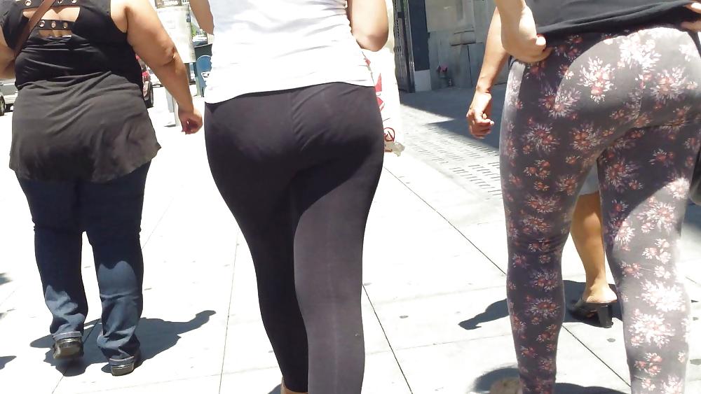 25P Spandex teen butt & ass crack in public