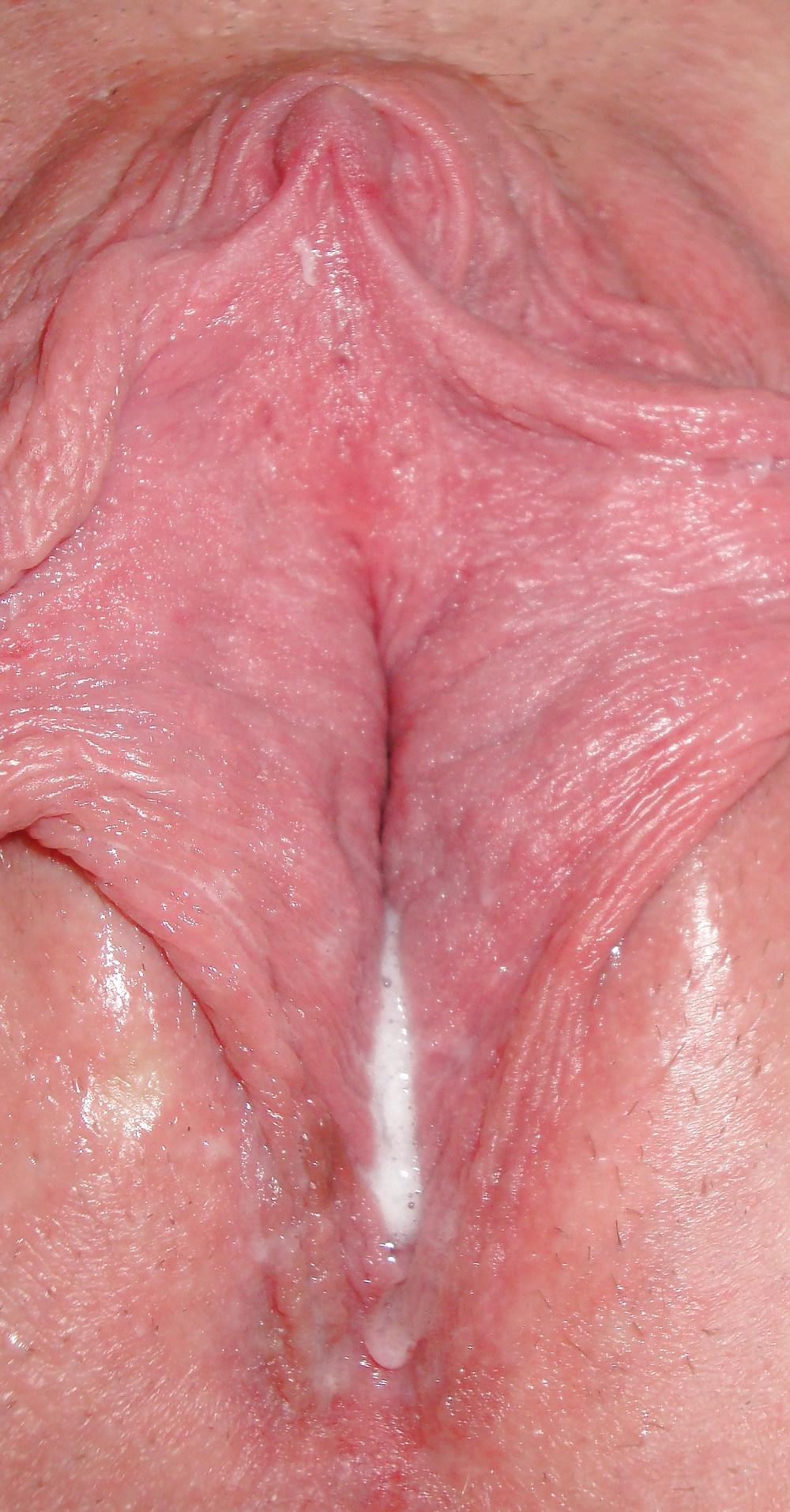 4P Creamy girly cum close up - bit clit and lips