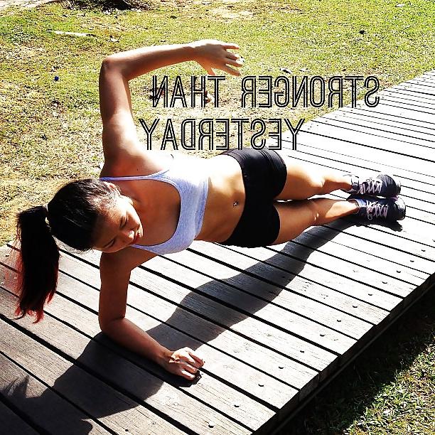 9P Asian athletic legs cute sexy muscular girl