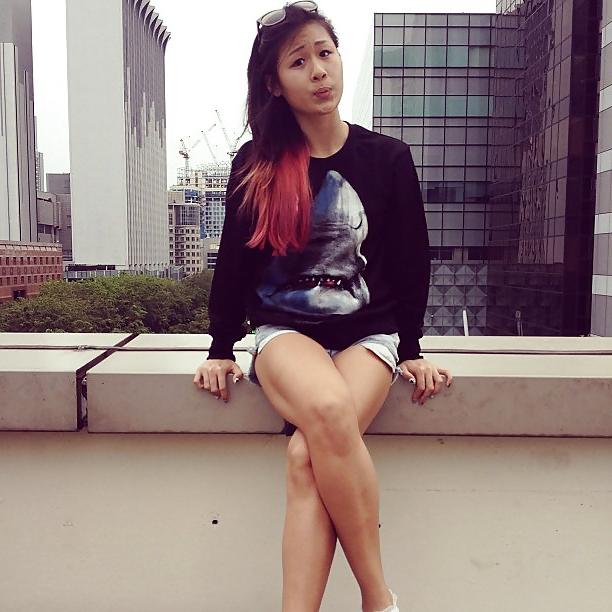 9P Asian athletic legs cute sexy muscular girl