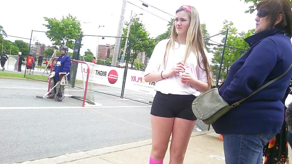 25P Candid teen ass