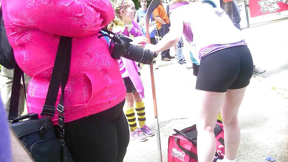 25P Candid teen ass