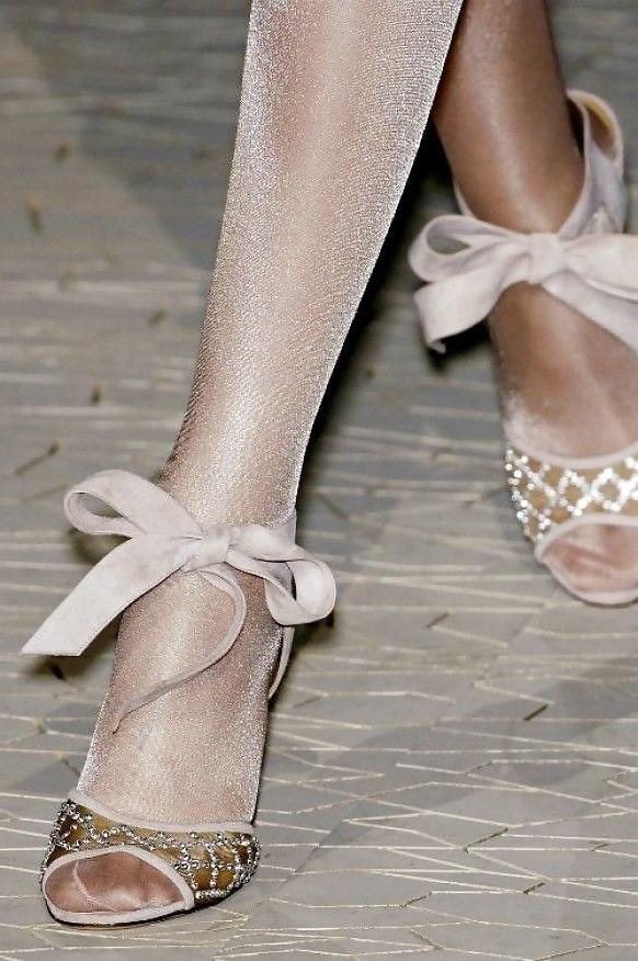 25P Sexy legs pantyhose and heels