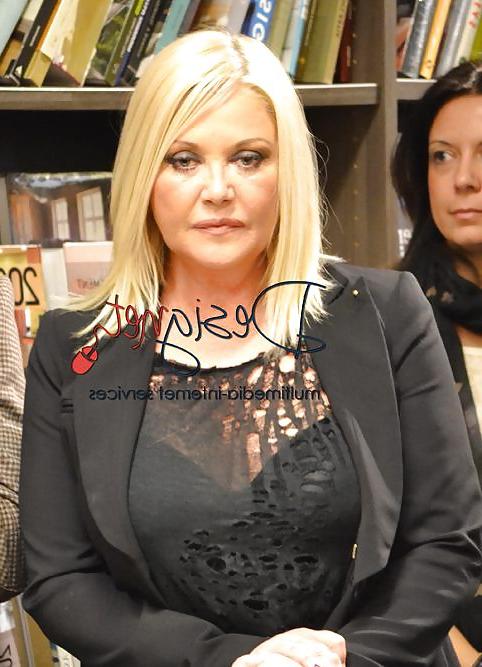 17P Greek mature babr roula koromhla