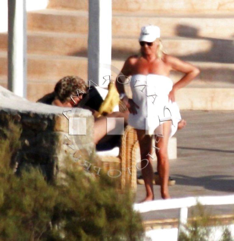 17P Greek mature babr roula koromhla