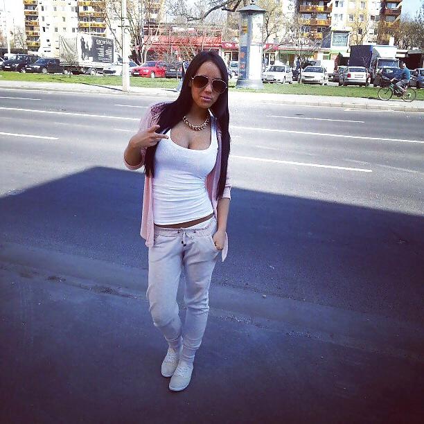 12P Romanian girl: Andreea