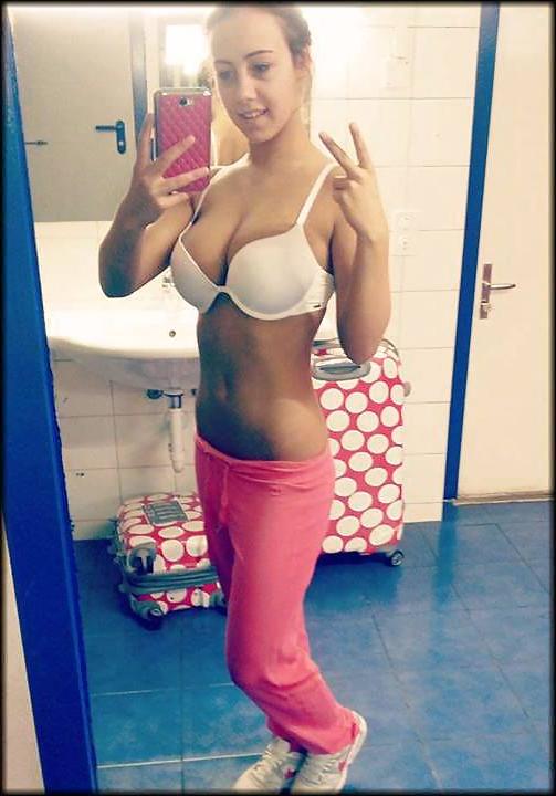 12P Romanian girl: Andreea