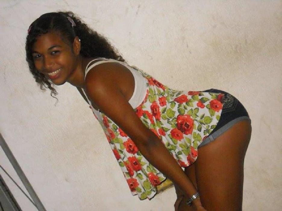 25P Brazilian girl: Patricia