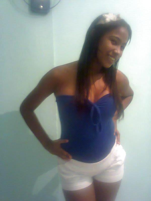 25P Brazilian girl: Patricia