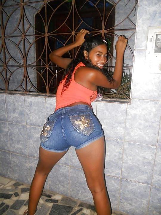 25P Brazilian girl: Patricia