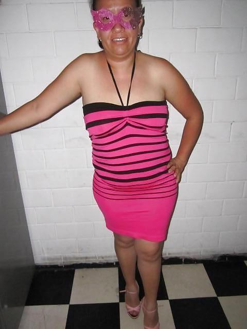 25P Madura putita con diferentes cambios de ropa