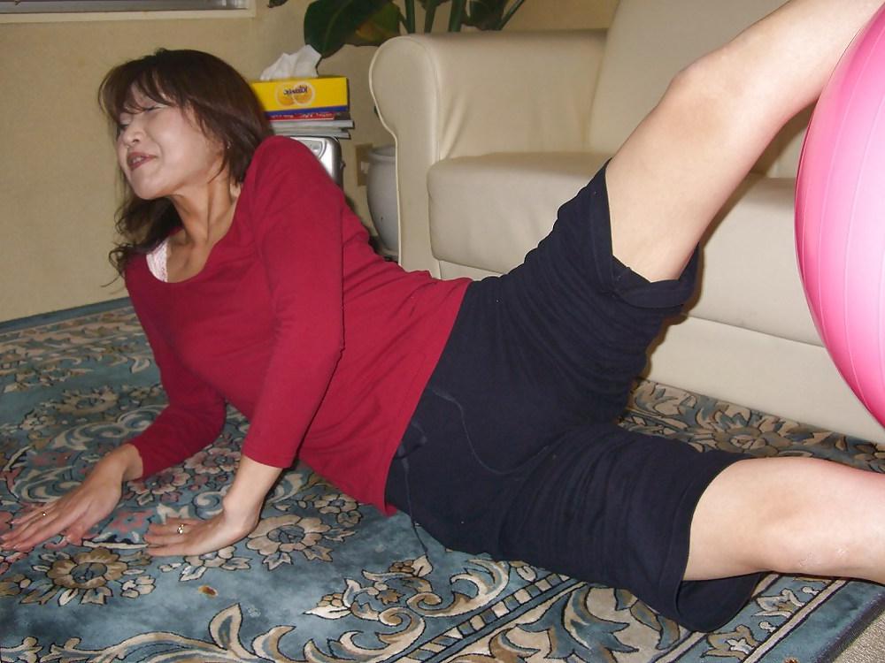 25P Sexy Asian Lady