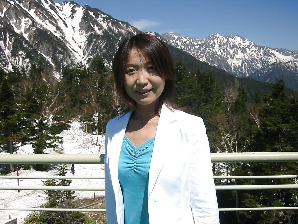 25P Sexy Asian Lady