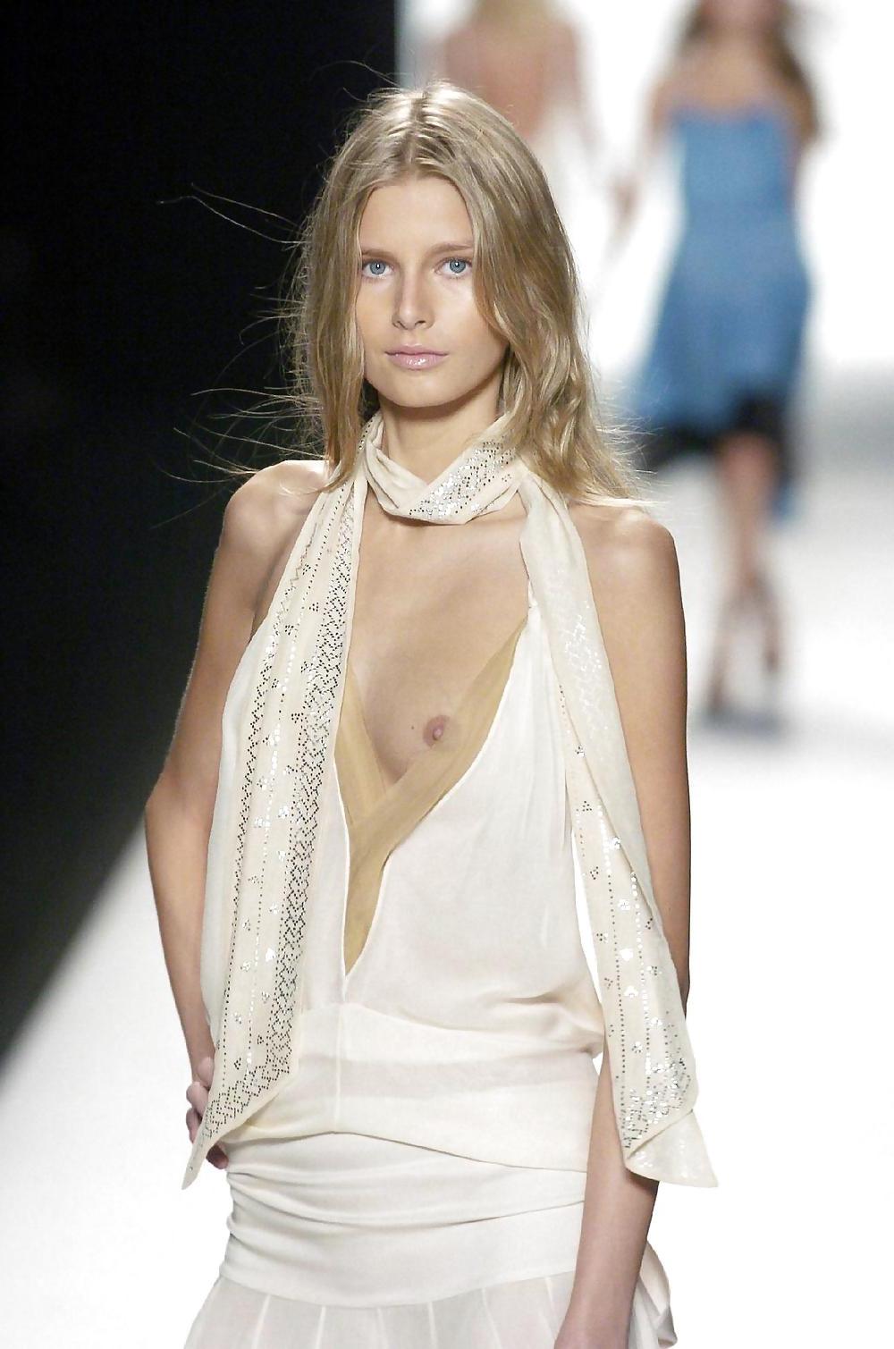 25P Beautiful Fashion Models 3 by TROC