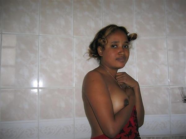 14P Madagascar -   a nice girl in sambava