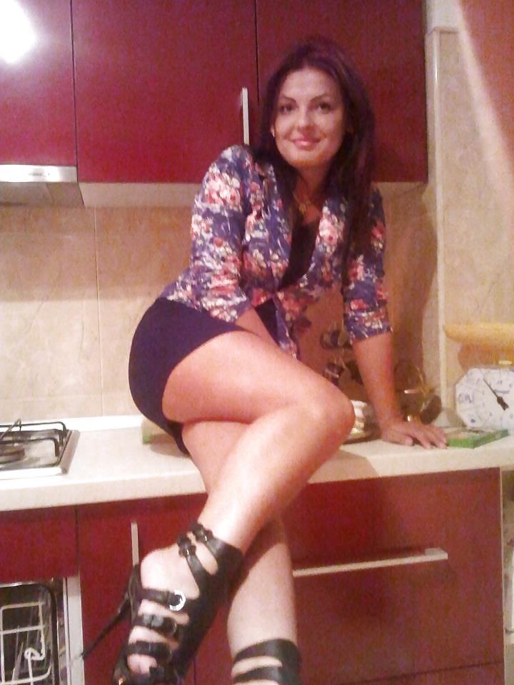 12P Romanian women: violeta