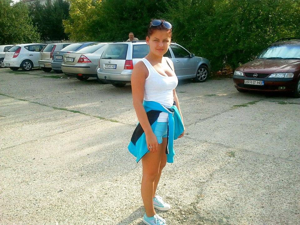12P Romanian women: violeta