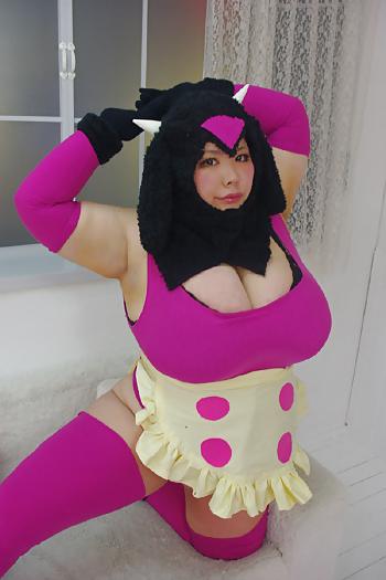 25P Bbw cosplayer luu. she is my boob slave!