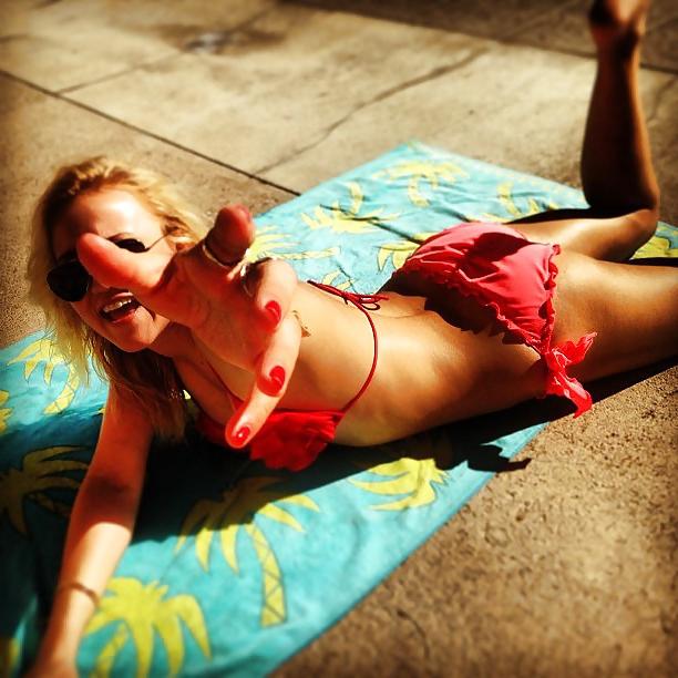 25P Emily Osment
