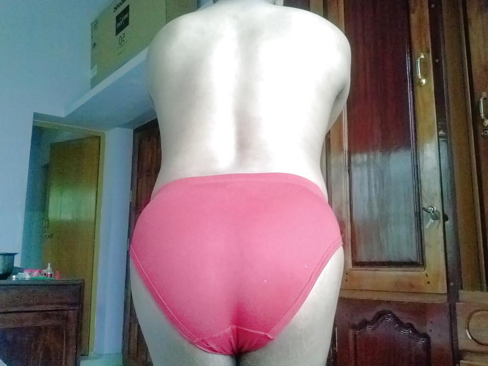 20P My bubble butt in red underwear