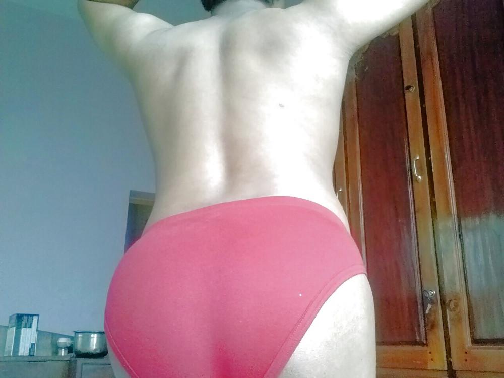 20P My bubble butt in red underwear