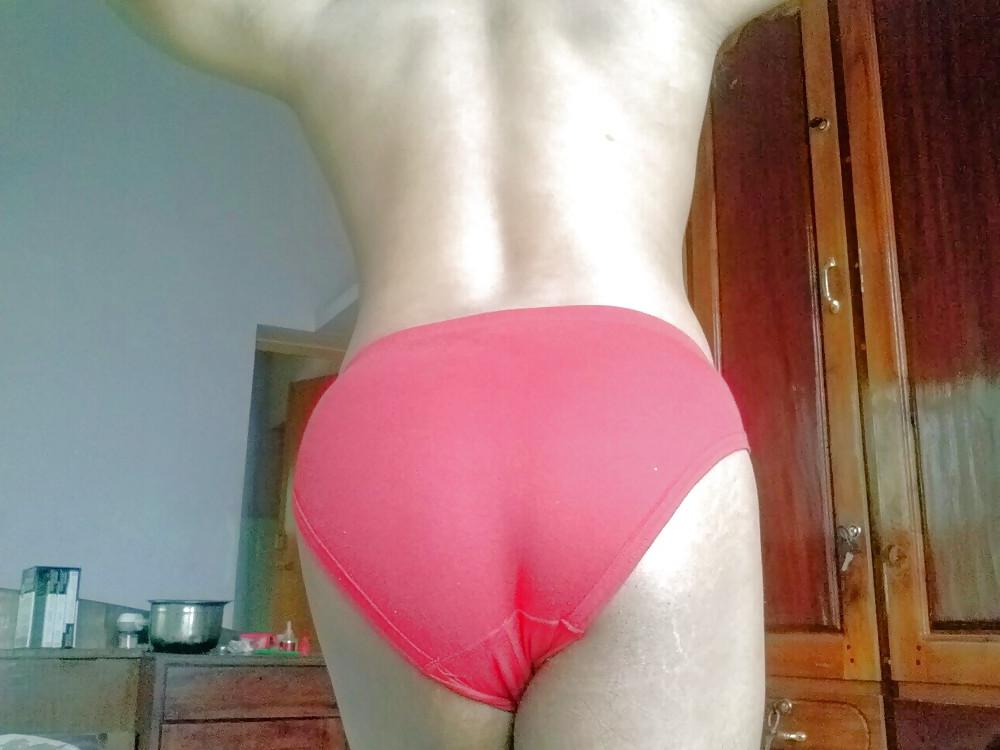 20P My bubble butt in red underwear