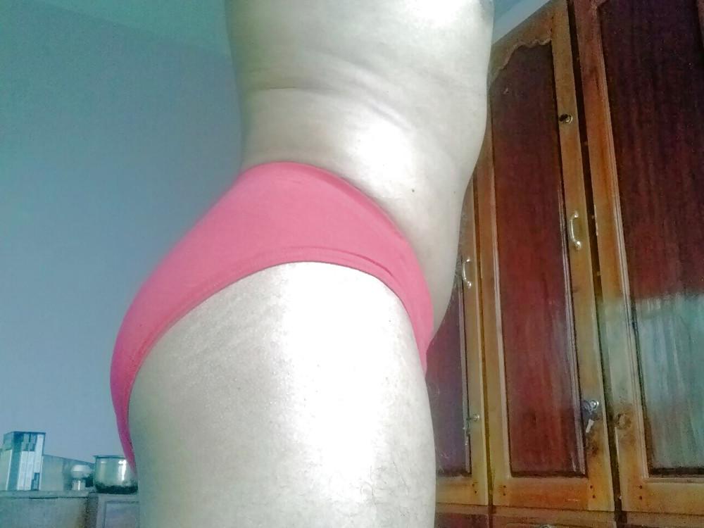 20P My bubble butt in red underwear