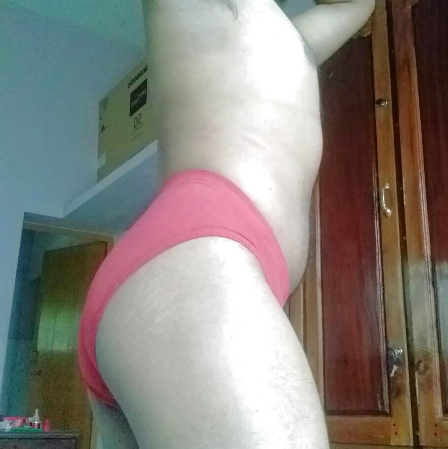 20P My bubble butt in red underwear