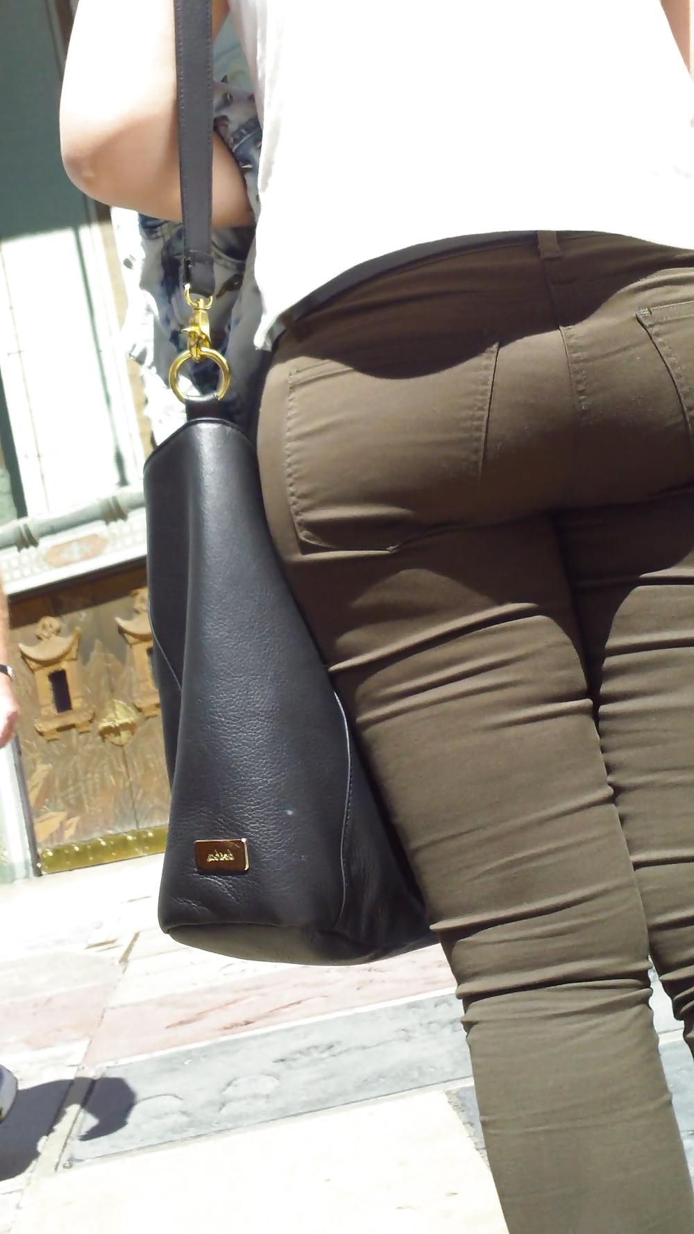 25P Spanish teen bubble butt & ass in pants