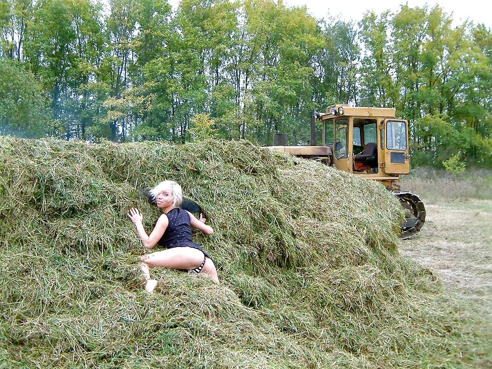 25P Russian teen Marta outdoor