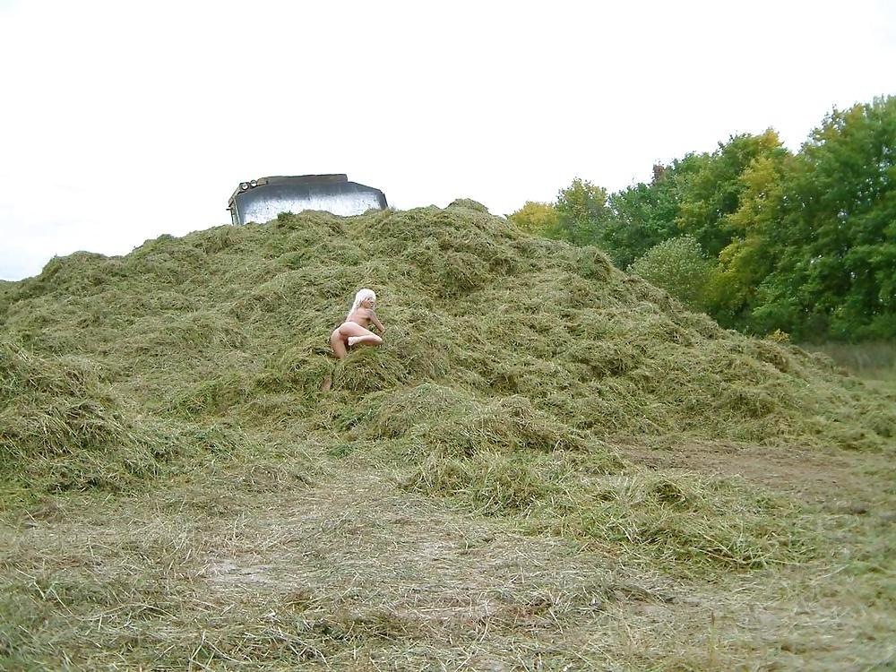 25P Russian teen Marta outdoor