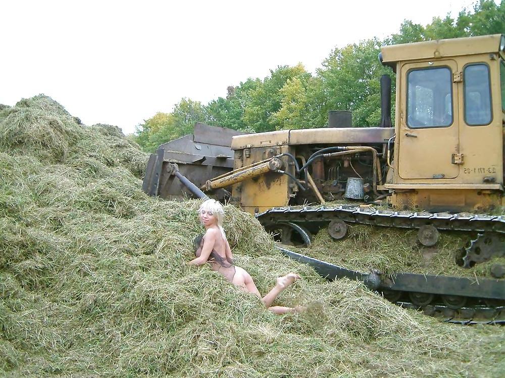 25P Russian teen Marta outdoor