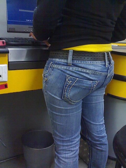 25P CANDID ASS-SHOTS IV