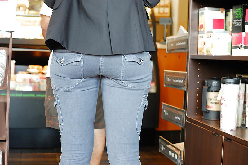 25P CANDID ASS-SHOTS IV