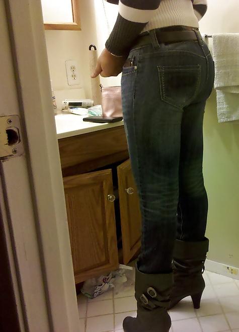 25P CANDID ASS-SHOTS IV