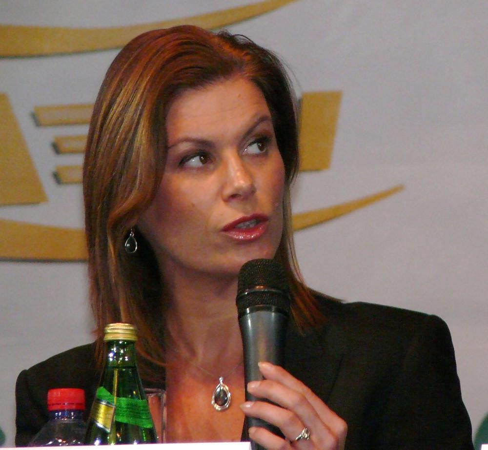 9P Michaela Tabb Snooker Referee