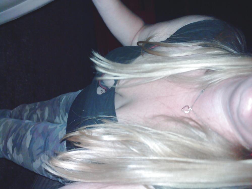 6P A slut bbw with really long lips