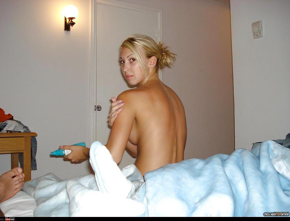 25P Blond chick vacation BJ