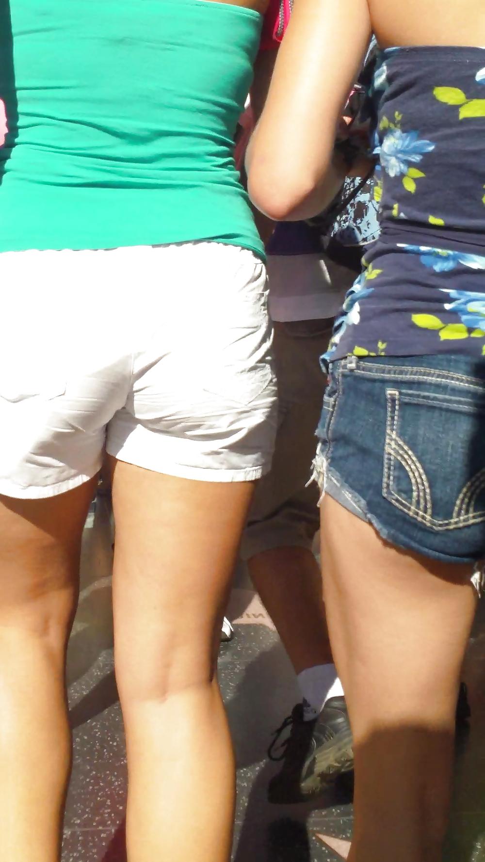 25P Girls butt & ass in short jeans 