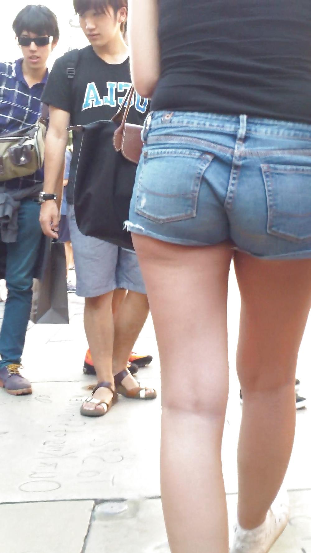25P Girls butt & ass in short jeans 